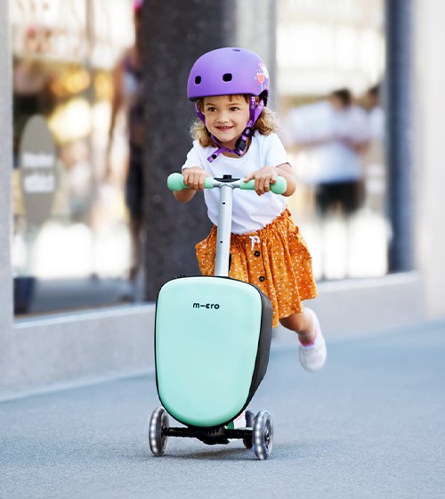 ¡El patinete ideal para pequeños viajeros!